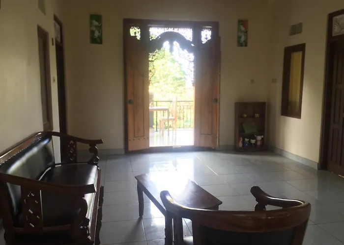 بيت ضيافة Kenari House