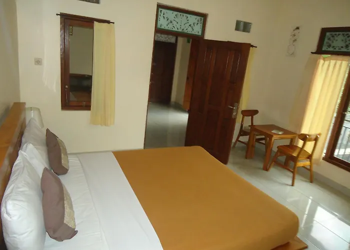 Kenari House 3*