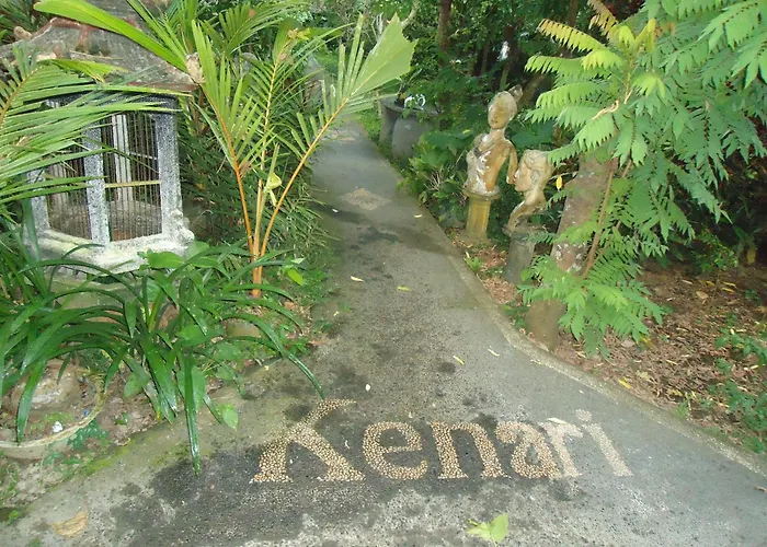 Kenari House 3*