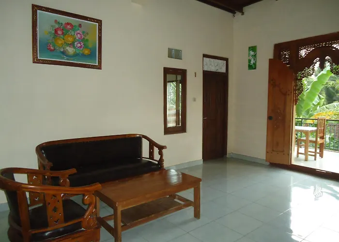 Kenari House بيت ضيافة