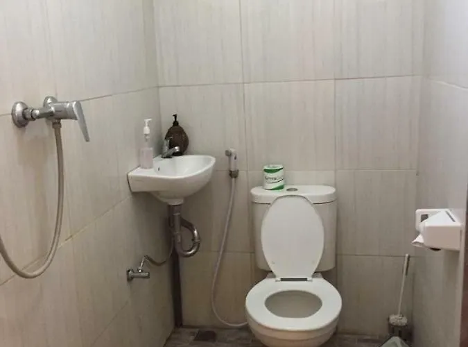 بيت ضيافة Kenari House